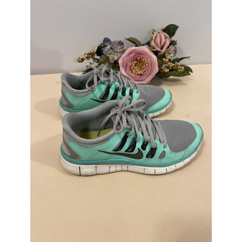 Nike Free 5.0+ Trainers Womens Size 7.5 Gray Green Performance Athleisure Sporty - Picture 1 of 9